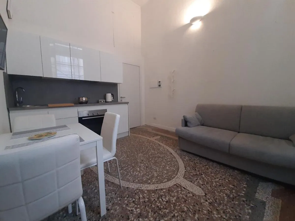 Como Living Apartment 0*,